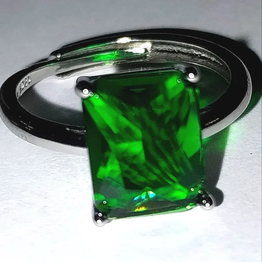 Ladies Emerald 925 Adjustable Promise Ring